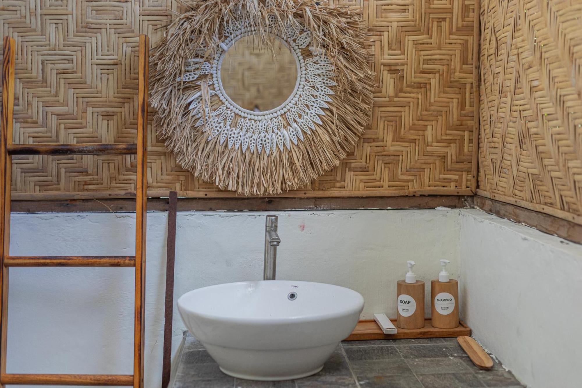 Camani Glamping Hotel Karangasem Екстериор снимка